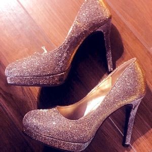 👠‼️‼️‼️‼️SALE ‼️‼️‼️‼️GORGEOUS FIONI SILVER SPARKLY HEELS SIZE 5 1/2